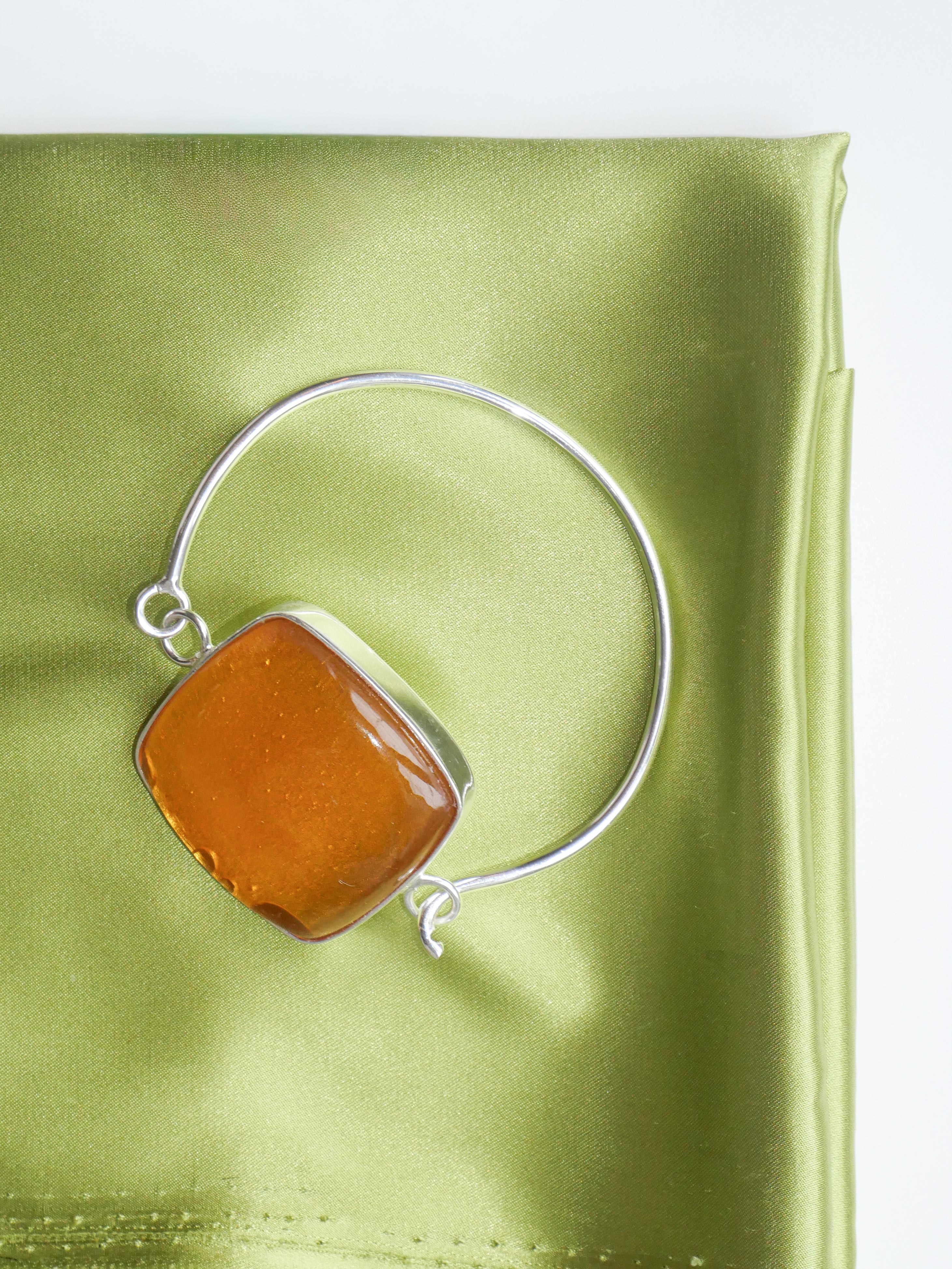 The Yellow Ray bracelet